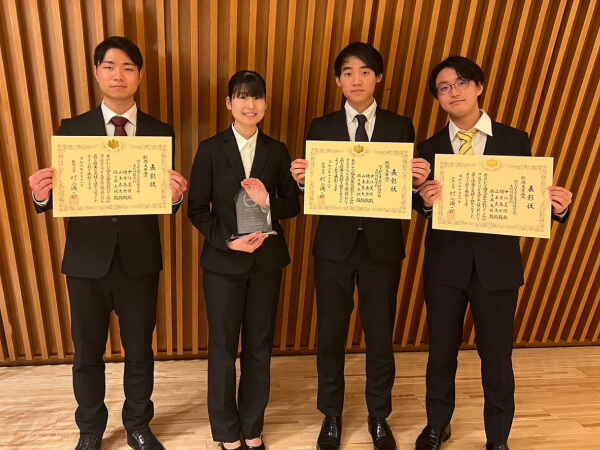 研究室の同期と参加した統計データ分析コンペで総務大臣賞を受賞